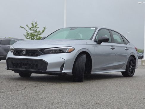 Used 2025 Honda Civic Sport image 10