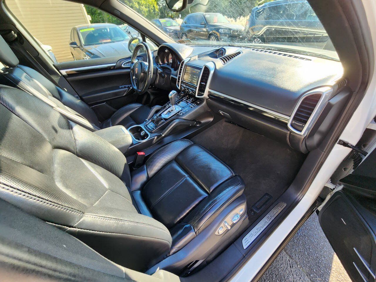 Used 2014 Porsche Cayenne Platinum Edition AWD/4WD image 33
