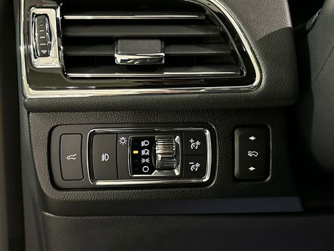 Used 2022 Lincoln Navigator L Reserve w/ Monochromatic Package AWD/4WD image 20