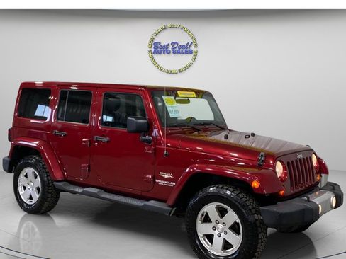 Used 2011 Jeep Wrangler Unlimited Sahara AWD/4WD image 7