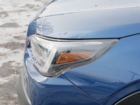 Used 2022 Subaru Outback Premium image 16