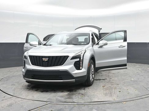 Used 2019 Cadillac XT4 Premium Luxury w/ Enhanced Visibility Package AWD/4WD image 37