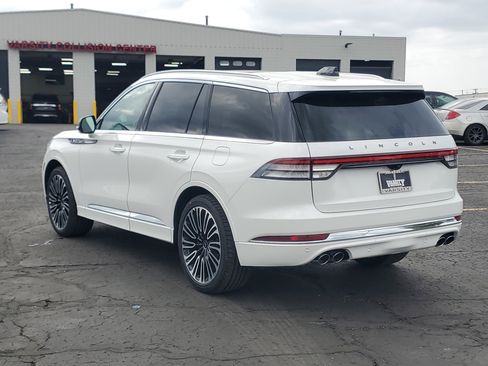 New 2026 Lincoln Aviator Black Label AWD/4WD image 3