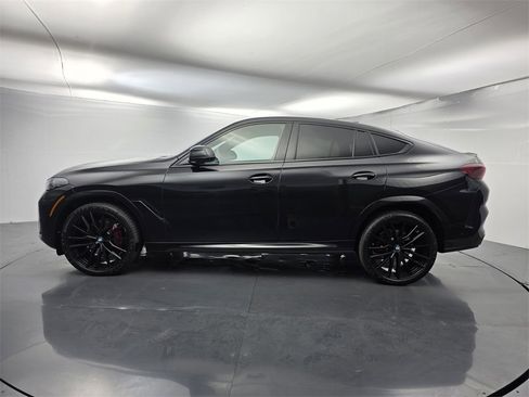 Used 2024 BMW X6 xDrive40i w/ Premium Package image 7