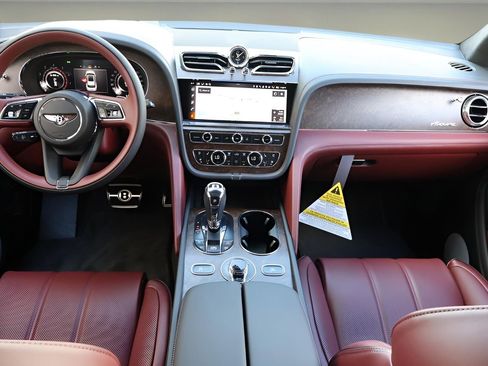 New 2025 Bentley Bentayga image 4