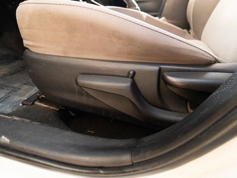 Used 2019 Toyota Corolla LE FWD image 28