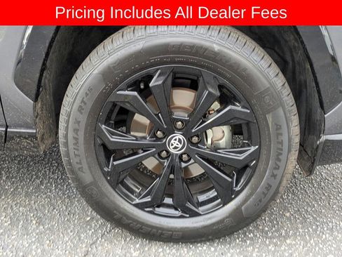 Used 2025 Toyota RAV4 XSE AWD/4WD image 12