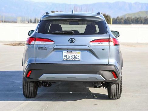 Certified 2022 Toyota Corolla Cross LE image 7