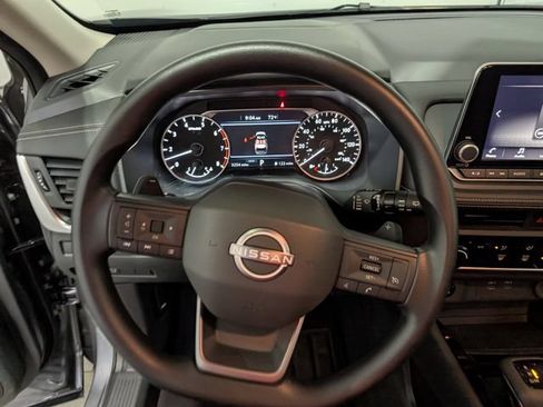Used 2025 Nissan Rogue S AWD/4WD image 15