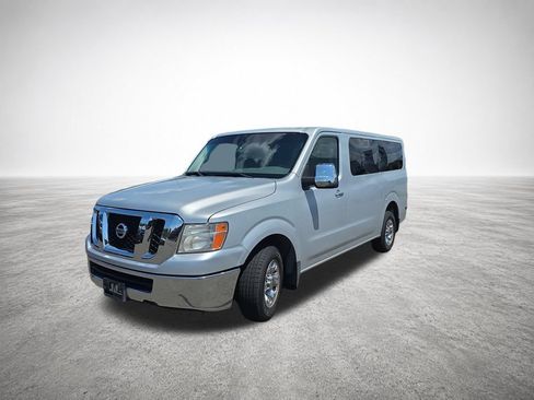 Used 2015 Nissan NV 3500 SV RWD image 4