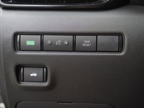 Used 2025 Nissan Sentra SV w/ Trunk Package FWD image 10