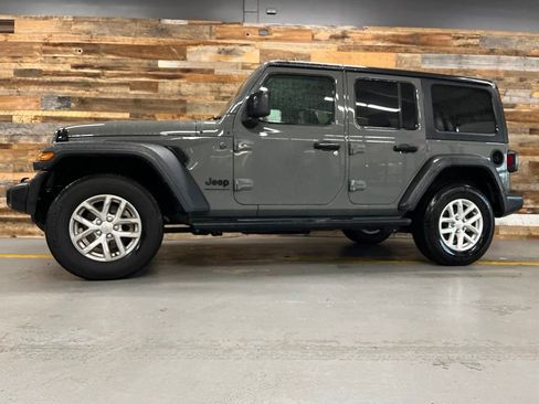 Used 2023 Jeep Wrangler Unlimited Sport AWD/4WD image 21