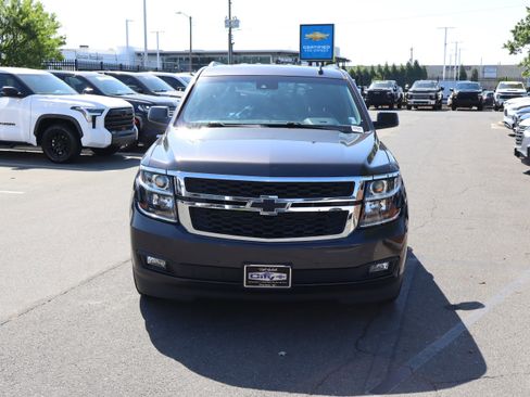 Used 2018 Chevrolet Tahoe LT w/ Luxury Package AWD/4WD image 3