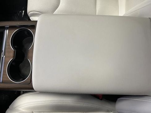 Used 2022 Tesla Model S image 20