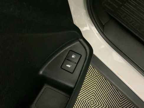 Used 2021 Honda Pilot Black Edition image 19