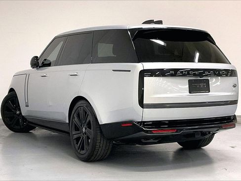 Used 2023 Land Rover Range Rover SE image 6