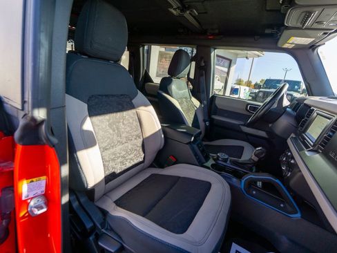 Used 2023 Ford Bronco Wildtrak image 30