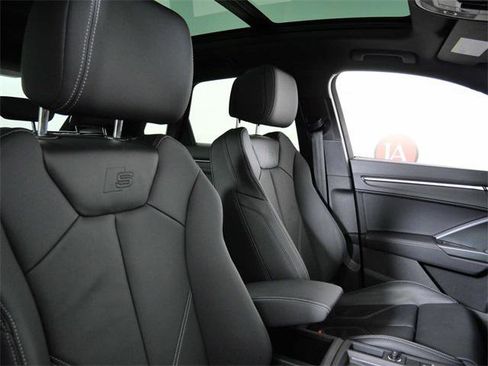 Certified 2025 Audi Q3 2.0T Premium w/ Convenience Package image 12