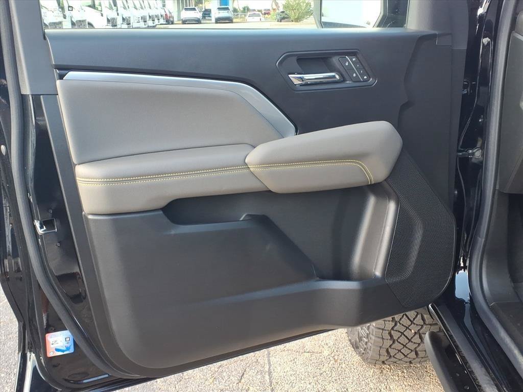 New 2026 Chevrolet Colorado ZR2 w/ Technology Package AWD/4WD image 14