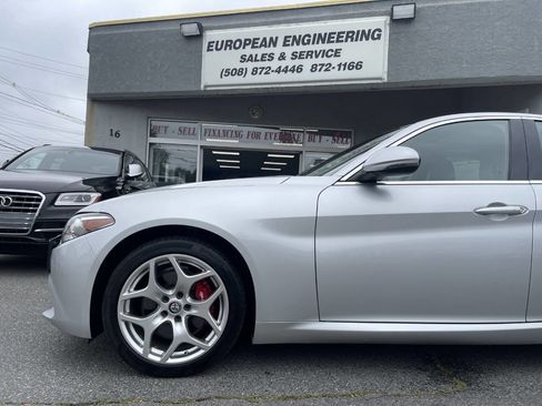 Used 2021 Alfa Romeo Giulia Ti image 10