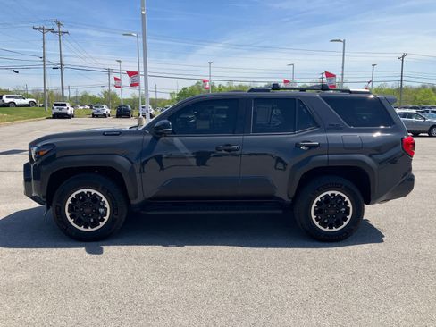 Certified 2026 Toyota 4Runner TRD Off-Road Premium AWD/4WD image 4