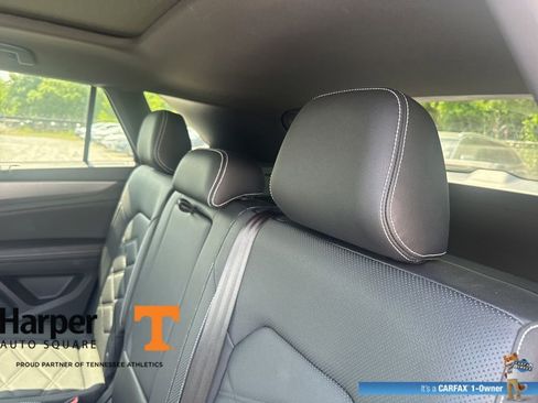 Used 2025 Volkswagen Atlas Cross Sport SE w/ Panoramic Sunroof Package AWD/4WD image 9