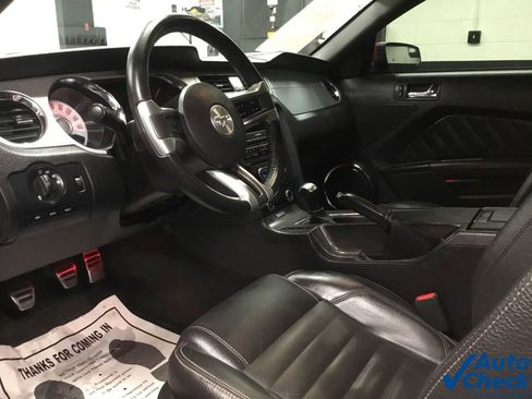 Used 2012 Ford Mustang GT Premium image 31