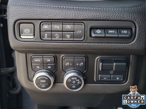 Used 2022 GMC Yukon XL Denali w/ Denali Premium Package image 29