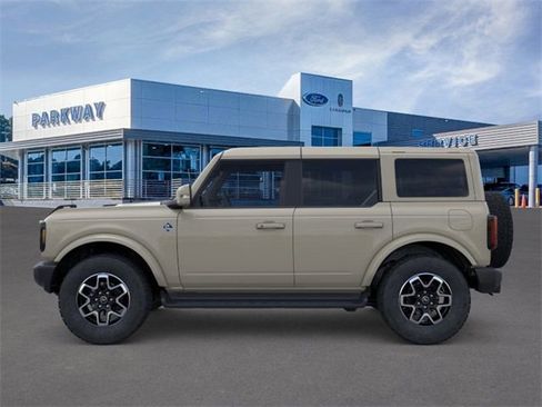 New 2025 Ford Bronco Outer Banks image 3