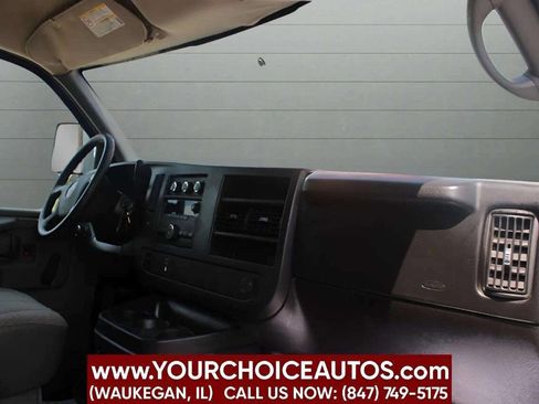 Used 2009 GMC Savana 3500 RWD image 17