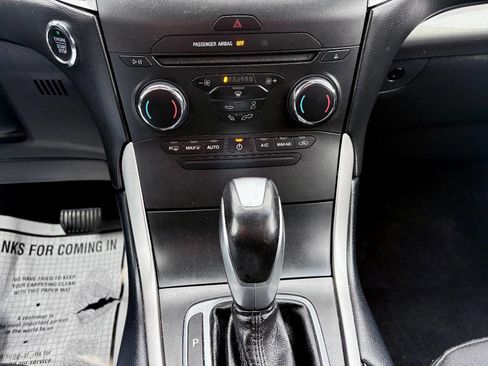 Used 2017 Ford Edge SEL image 19