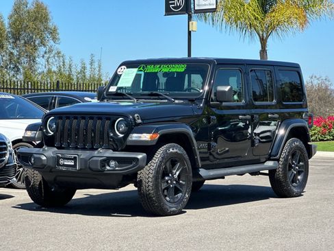 Used 2022 Jeep Wrangler Unlimited Sahara AWD/4WD image 7