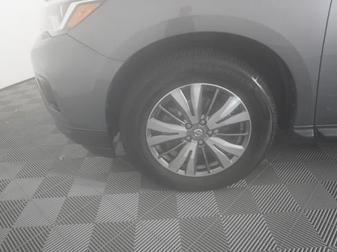 Used 2019 Nissan Pathfinder FWD image 15