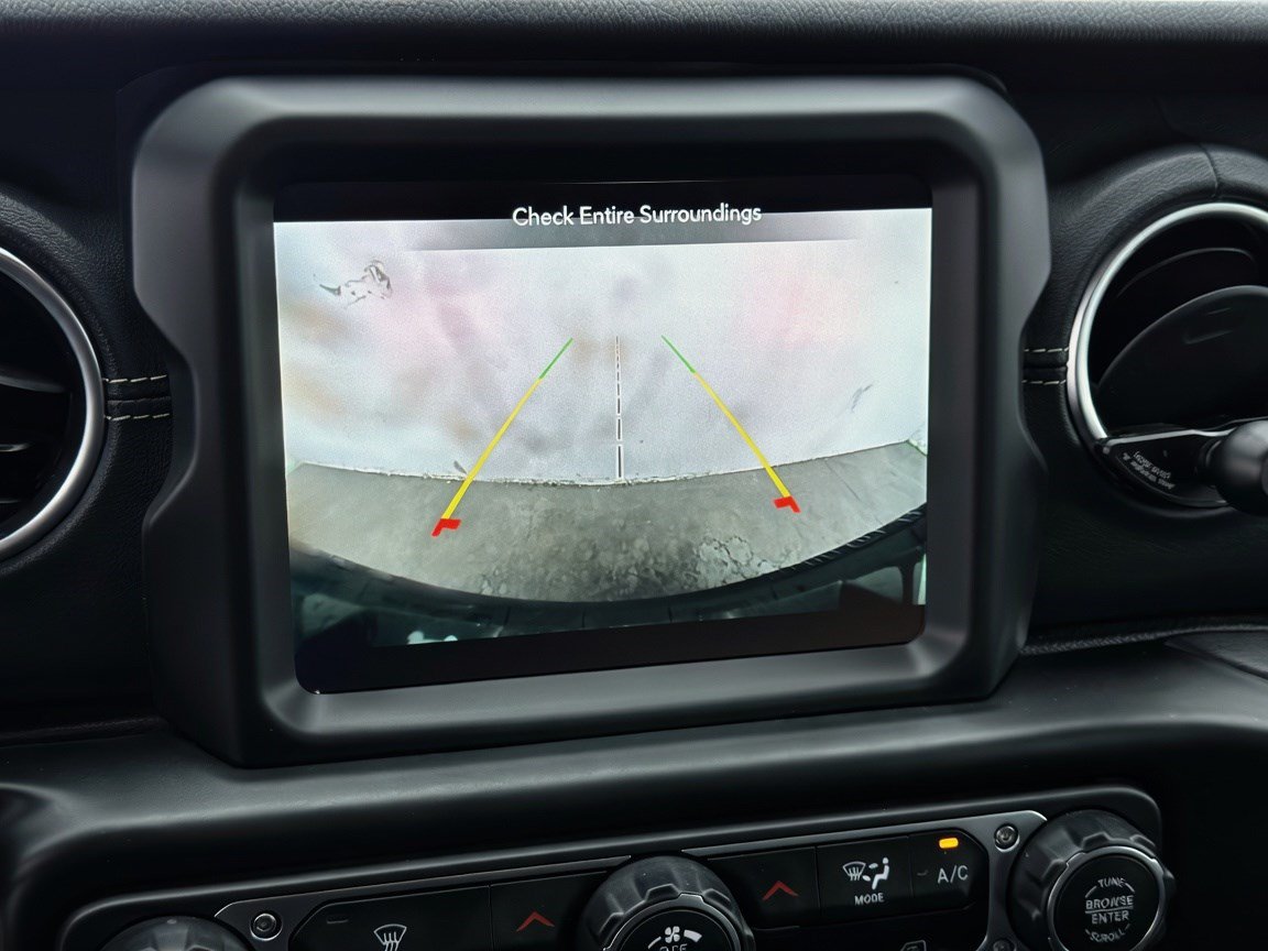 Used 2021 Jeep Wrangler Unlimited Sahara AWD/4WD image 10