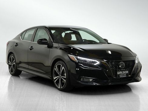 Used 2022 Nissan Sentra SR w/ SR Premium Package image 7