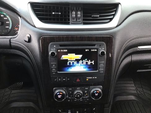 Used 2016 Chevrolet Traverse LT image 26