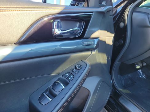 Certified 2022 Nissan Maxima SR w/ Sport Mat Group image 18