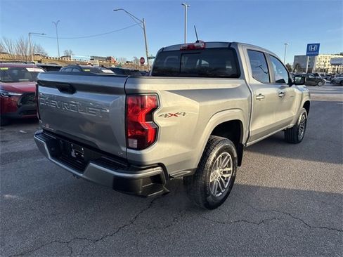 Used 2023 Chevrolet Colorado LT w/ LT Convenience Package image 8