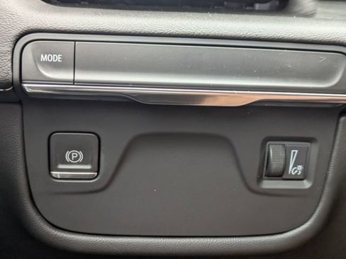 Used 2021 Cadillac Escalade Luxury image 22