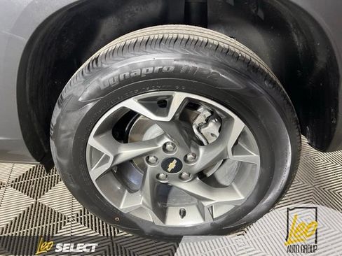 Used 2025 Chevrolet Trax LT w/ Driver Confidence Package FWD image 25