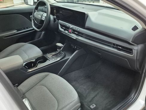 Used 2025 Kia K4 FWD image 27