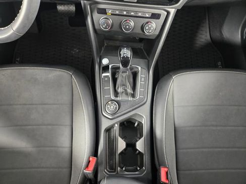 Used 2022 Volkswagen Taos SE w/ Panoramic Sunroof Package image 25