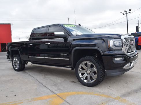 Used 2018 GMC Sierra 1500 Denali w/ Denali Ultimate Package image 2