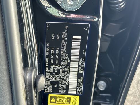 Certified 2018 Toyota Highlander XLE w/ Carpet Mat Package (TMS) image 29