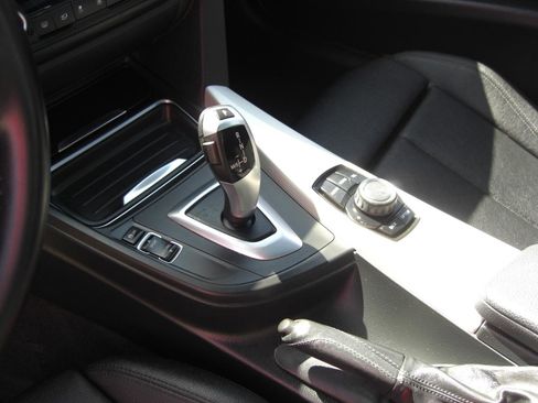 Used 2014 BMW 320i Sedan RWD image 6