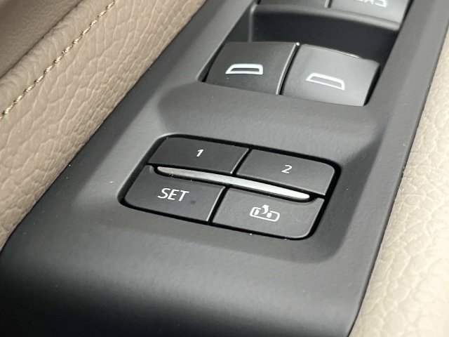 Used 2024 GMC Yukon Denali AWD/4WD image 34