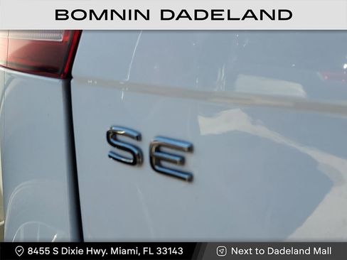 Used 2022 Volkswagen Tiguan SE R-Line image 7