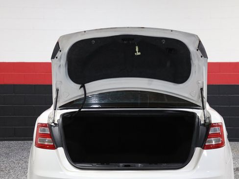 Used 2013 Ford Taurus SHO image 30
