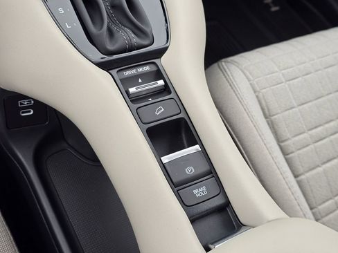 New 2026 Honda HR-V LX image 21