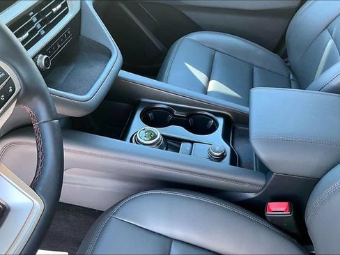 Used 2026 Ford Explorer Active w/ Active Comfort Package AWD/4WD image 18